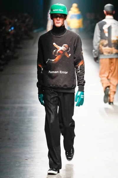 Look 32